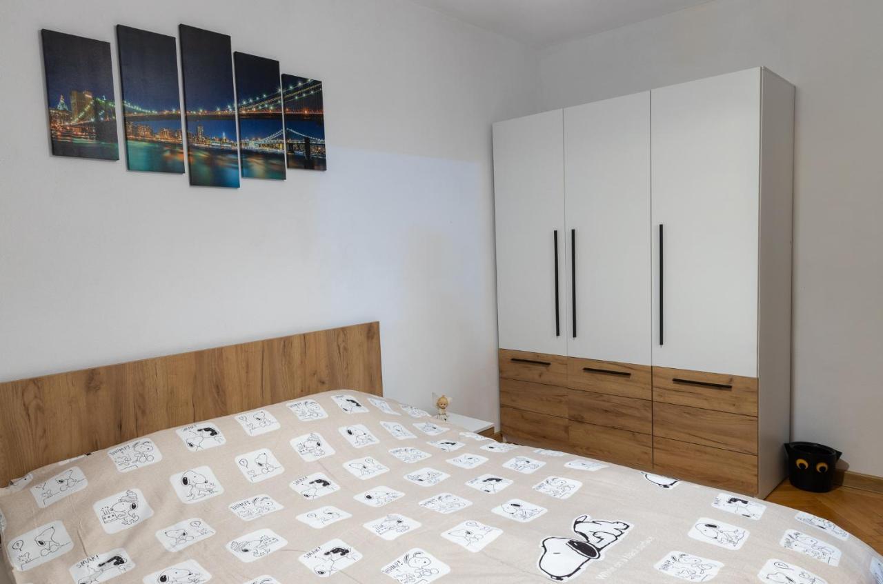 Angel House Central Aparament Petroşani Екстериор снимка